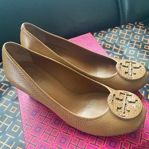 Tory Burch SALLY TUMBLED LEATHER wedge pump ROYAL TAN US6.5